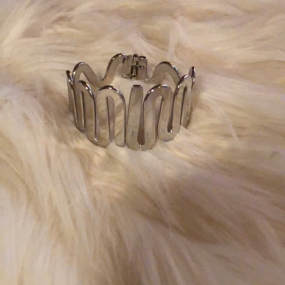 🎆5 for $10🎆 Vintage Wave Bracelet